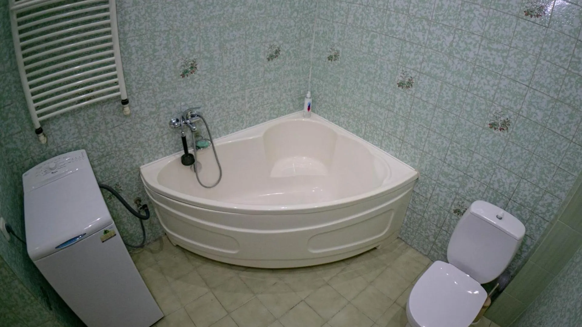 Двоповерхові Автентичні Апартаменти Біля Парку Шевченка Kijev Apartman