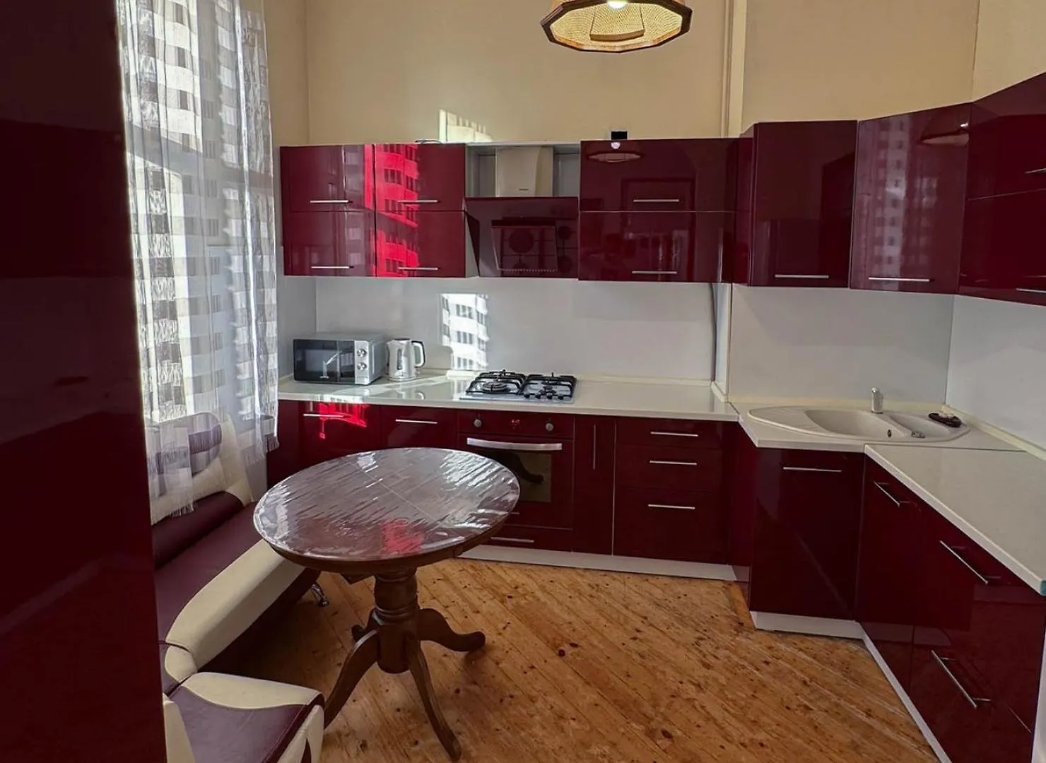 Двоповерхові Автентичні Апартаменти Біля Парку Шевченка Kijev Apartman